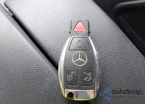 2008 Mercedes-Benz C 350 Sport из США, поврежденный, VIN WDDGF56XX8F138514